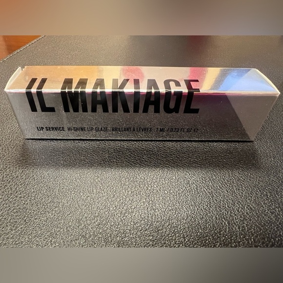 Il Makiage Lip Glaze Petty Crimes 571 - Picture 2 of 3